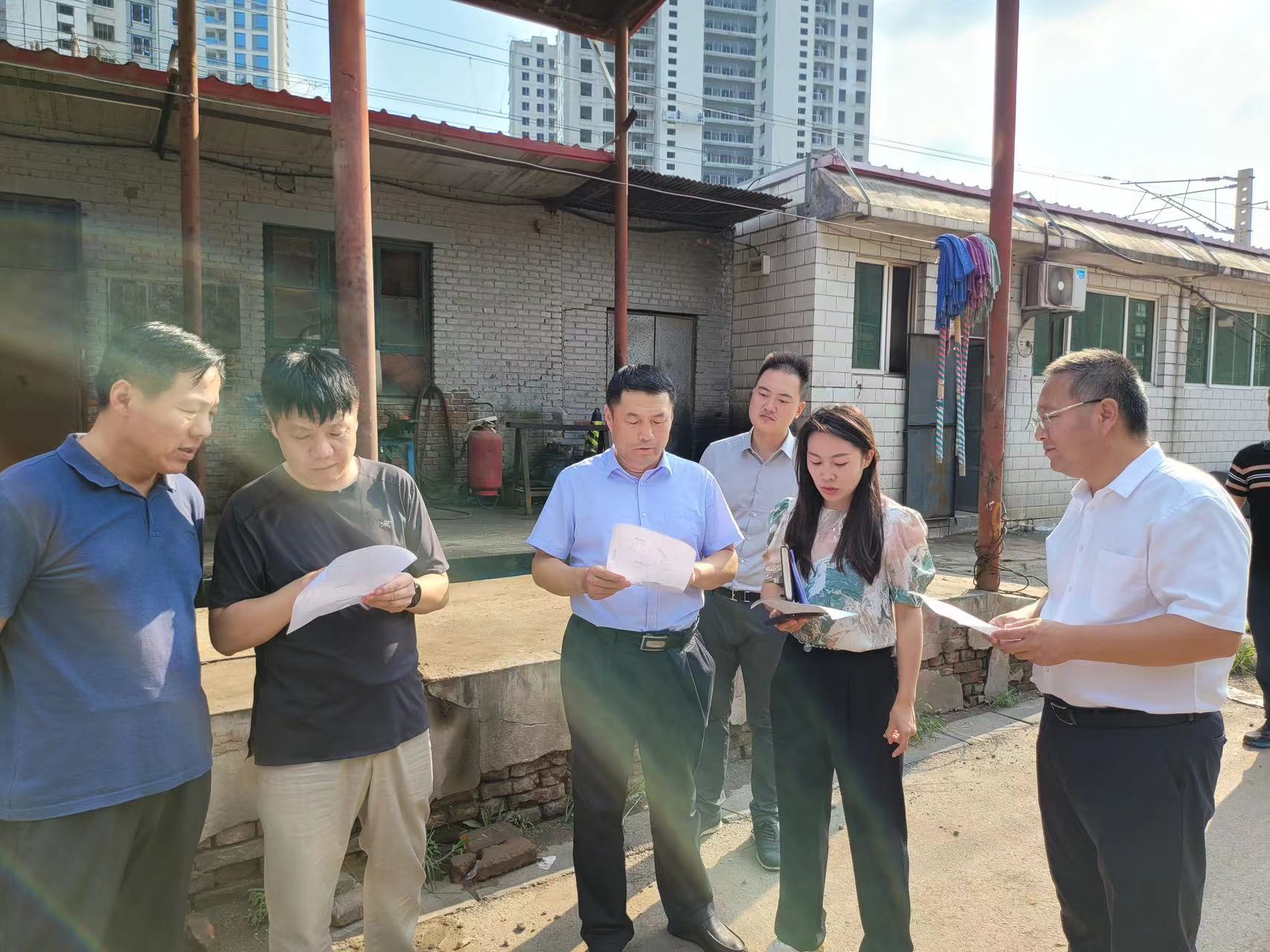 市委組織部副部長高永閣調(diào)研督導運河橋片區(qū)改造項目