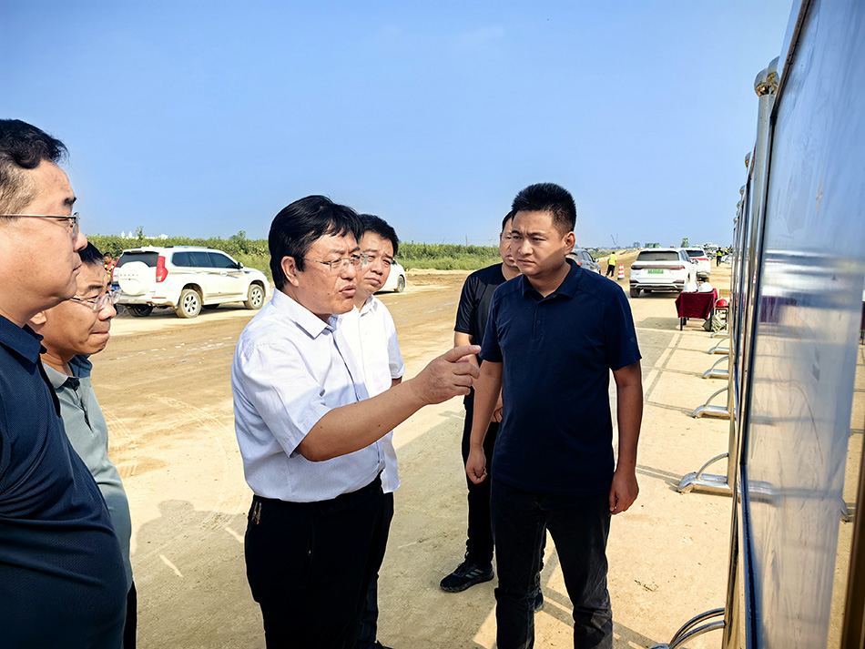 市高速集團組織召開石衡高速項目路基、橋涵“攻堅月”行動動員會