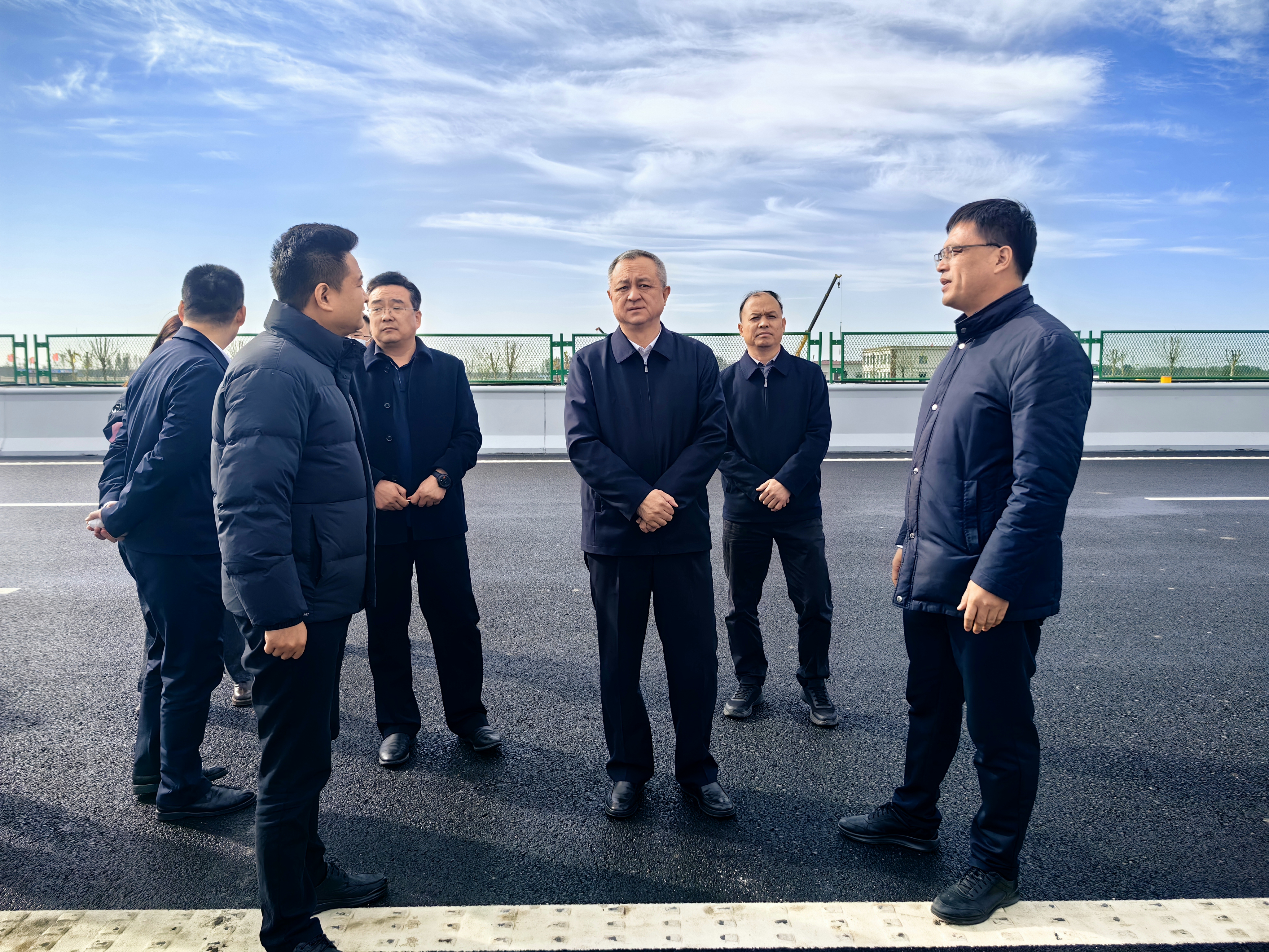 石家莊市人民政府副市長鄭巍到石衡、衡昔高速項目調(diào)研指導(dǎo)工作