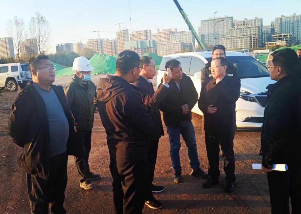 交投集團主要領導到東南三環(huán)片區(qū)建華大街、倉寧路項目調(diào)研指導工作