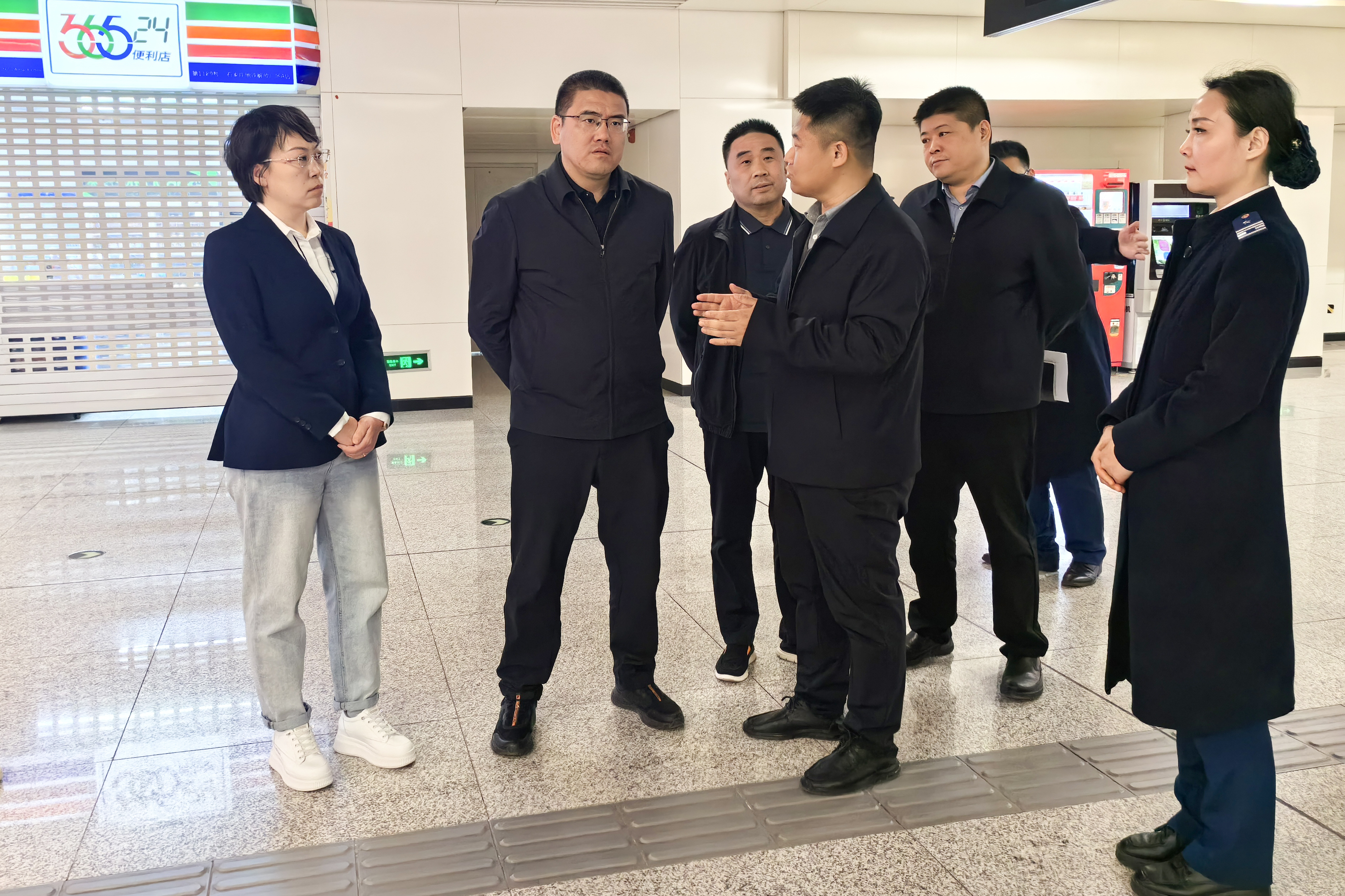 交投集團領(lǐng)導(dǎo)開展地鐵安全督導(dǎo)檢查 全力護航石家莊馬拉松賽事