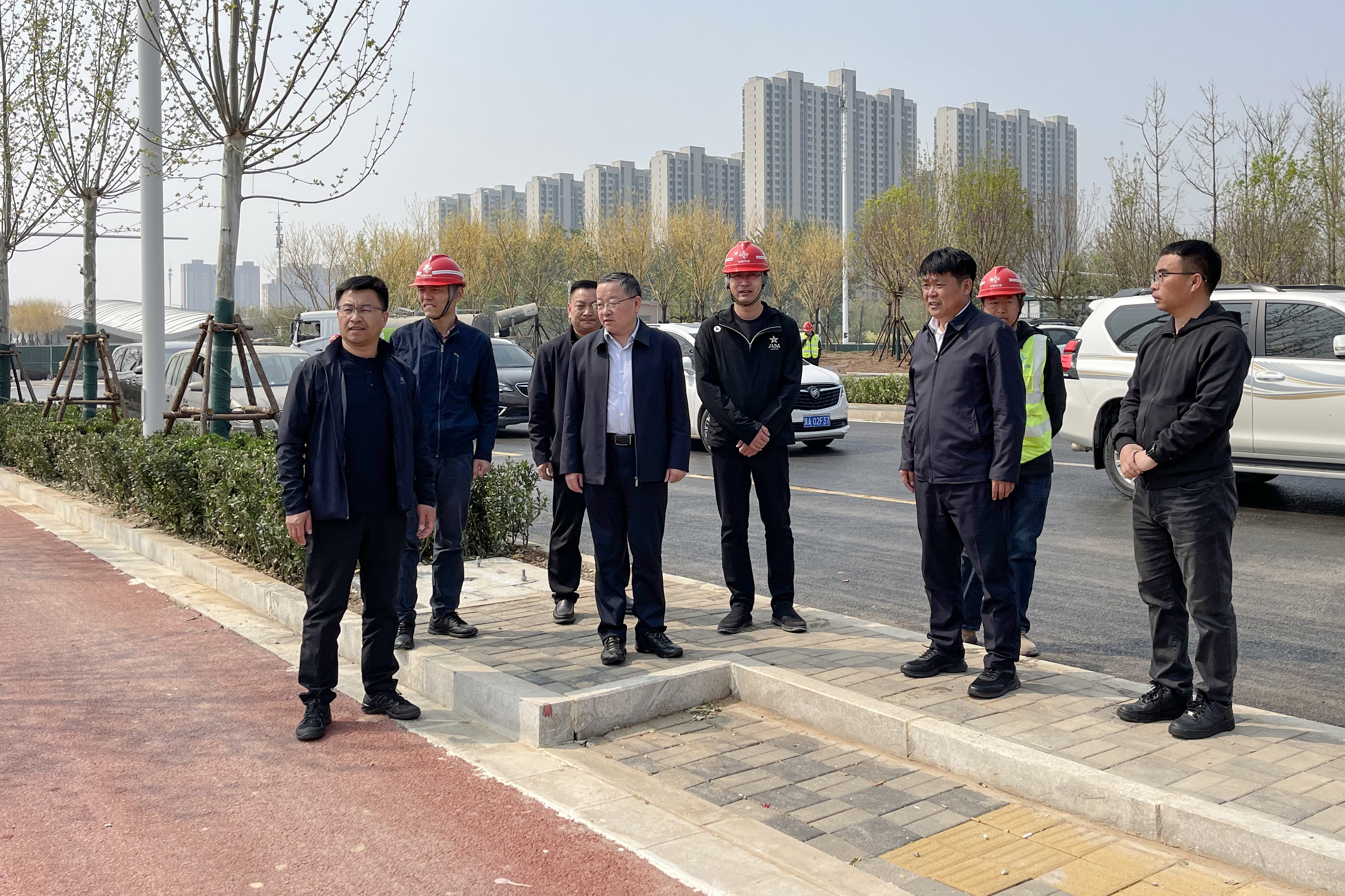交投集團(tuán)黨委書記、董事長(zhǎng)劉清國(guó)到復(fù)興大街市政化改造項(xiàng)目調(diào)度指導(dǎo)