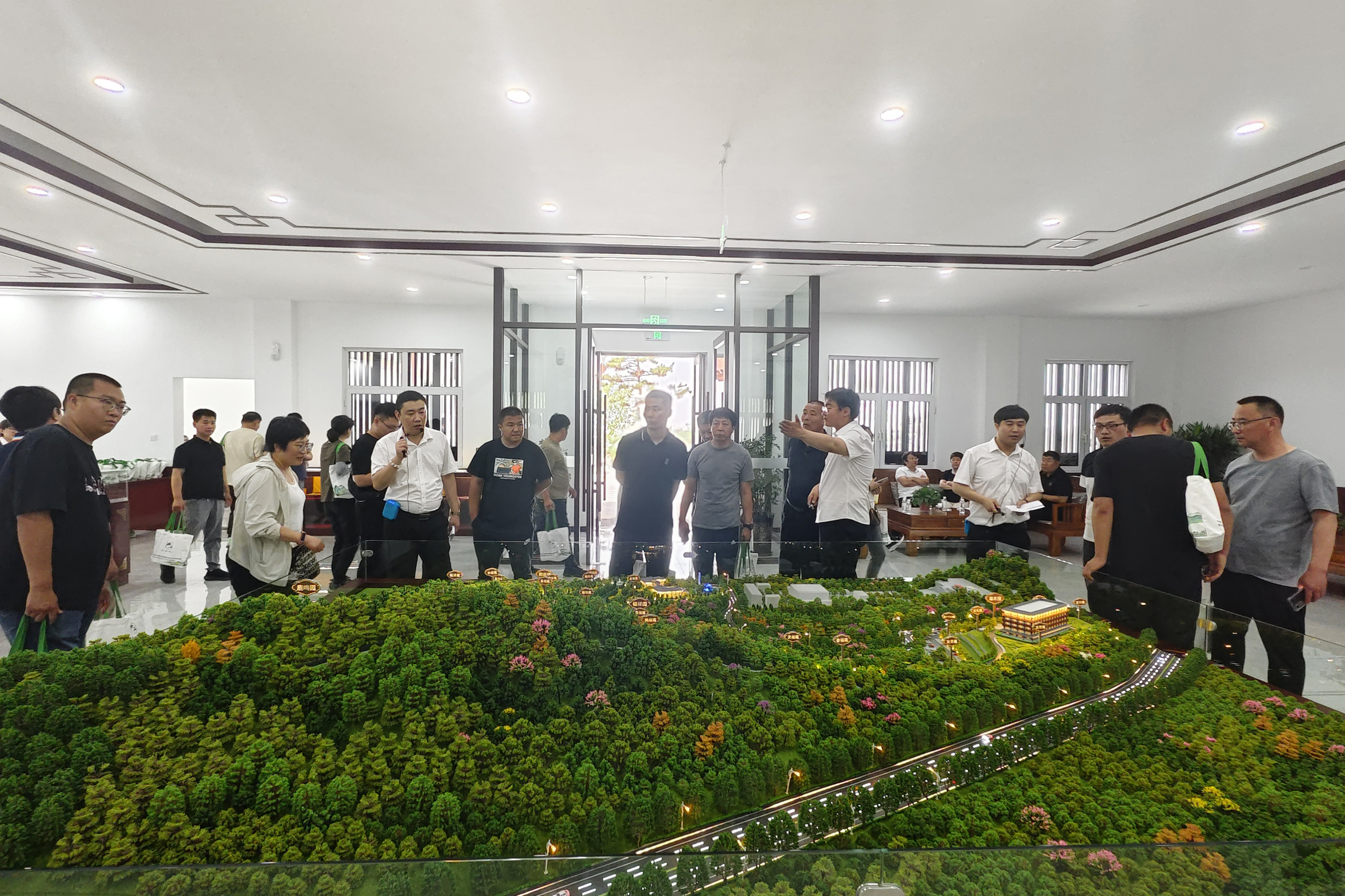 市產(chǎn)業(yè)集團丨全省殯葬管理服務(wù)政策培訓班到石家莊大峪山生命紀念園實地觀摩