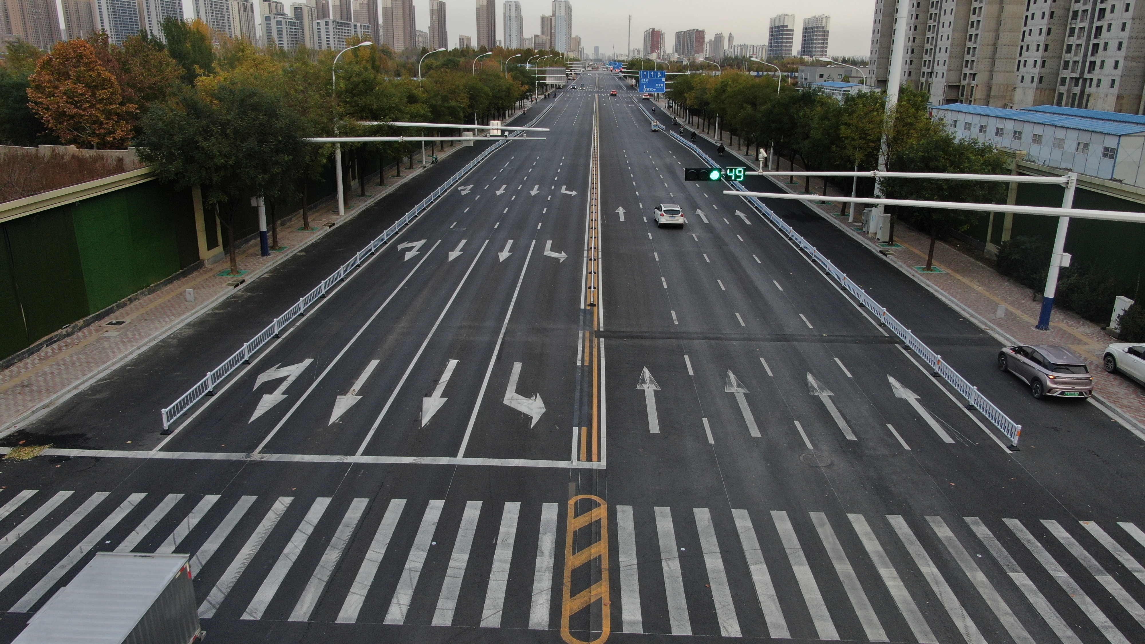 倉盛路（建設(shè)大街—建華大街）、嘉華路（塔壇大街—勝利大街）將于11月20日建成通車